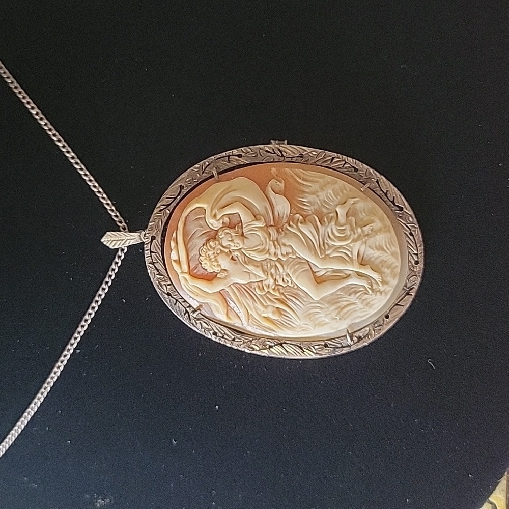 Beautiful Victorian Cameo